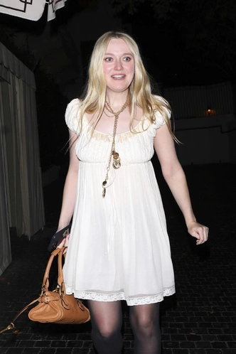 Королева бохо — Дакота Фэннинг | marieclaire.ru