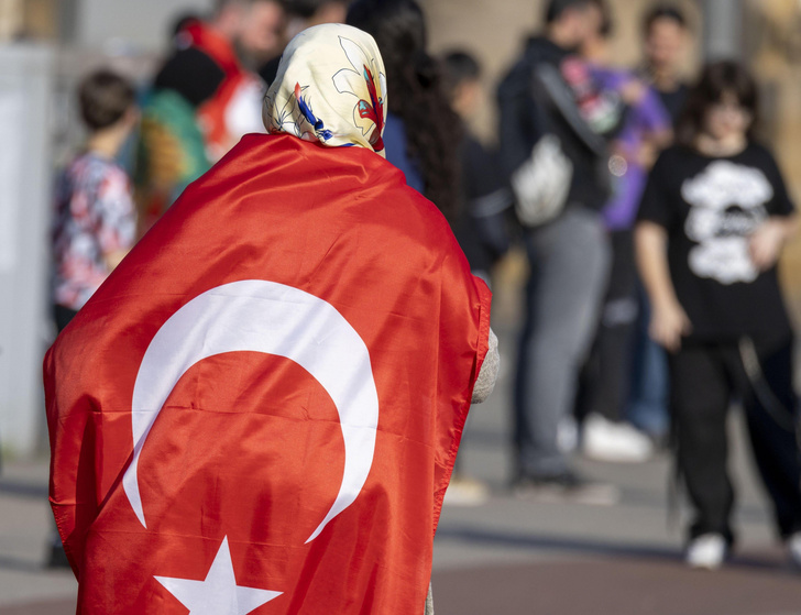 Беспорядки в Турции: что происходит и опасно ли отдыхать в Анталье?
