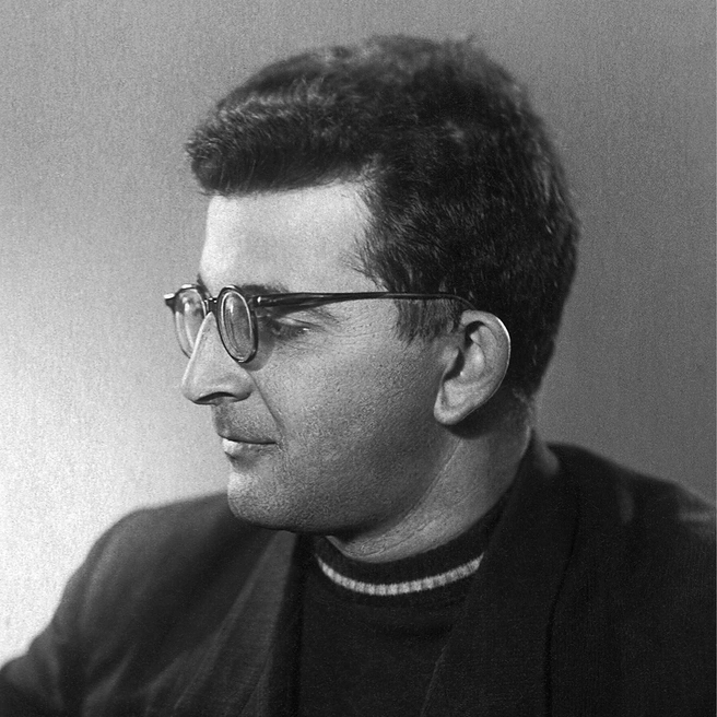 «Когда голова начинает пухнуть, я пишу фантастический роман». 28 августа — 100 лет со дня рождения Аркадия Стругацкого | Источник: из личного архива М. Н. Беркетовой / ТАСС