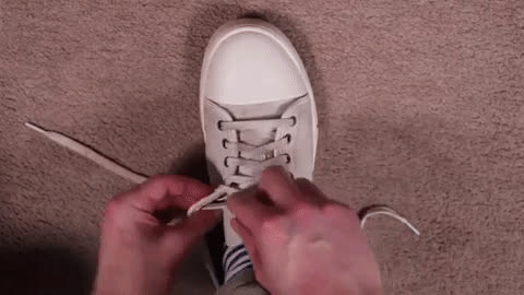 Как стильно завязать шнурки на кроссовках, чтобы их не было видно | theGirl