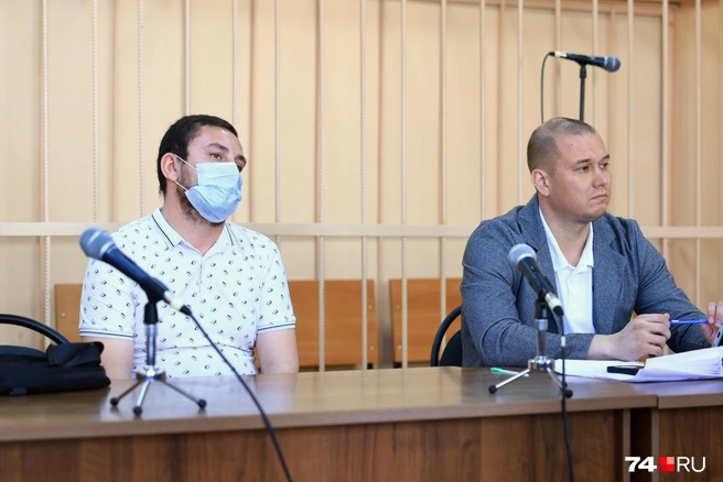 В какой момент было получено гражданство РФ, в суде не прозвучало, но в Челябинске у Искандариёна жена и дети  | Источник: Михаил Шилкин 