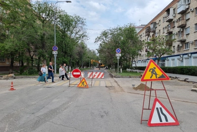 В центре Волгограда перекрыли улицу Советскую из-за ремонта