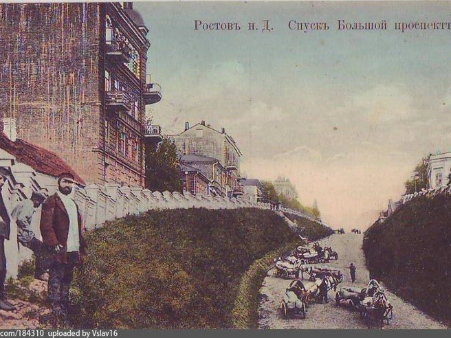 Большой Столыпинский проспект (с 1912 года), современный Ворошиловский. Съёмка велась спиной к реке Дон. 1912 год. | Источник: ОП, Изд. А. Рубанчик, Ростов-на-Дону / pastvu.com