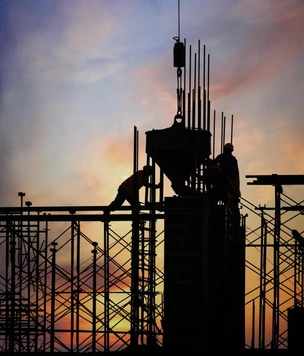 Всегда ли выгодно покупать квартиру на этапе котлована? Отвечает эксперт