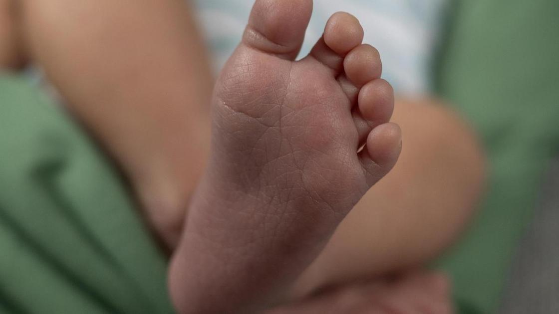 1,5 месяца без еды и воды: родители заморили голодом маленького сына