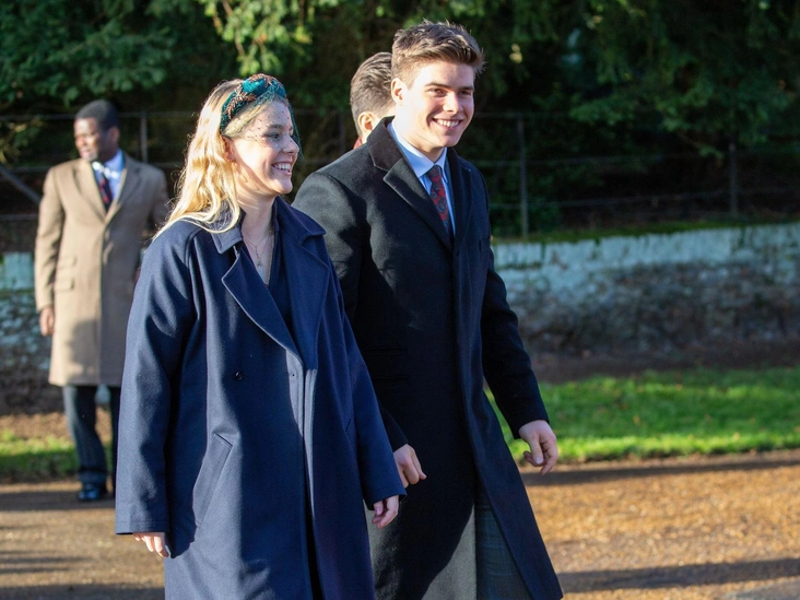 Леди Маргарита Армстронг-Джонс с братом Чарльзом в Сандрингеме