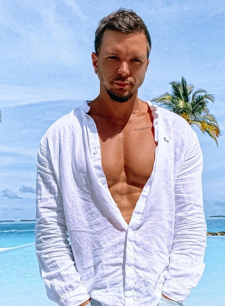 По словам Виктории, Антон Гусев не тянул ее финансово