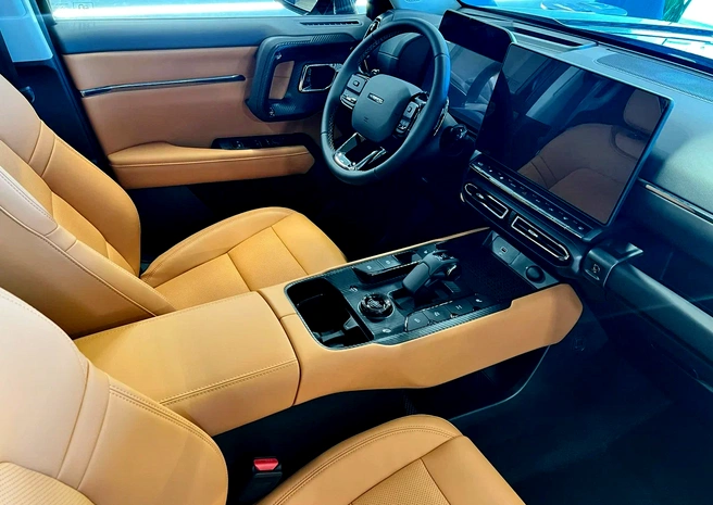 Салон, вообще-то, хотят тёмный, но в Уфе только светлые | Источник: auto.ru