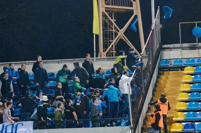 Во время матча с «Ротором» на трибунах было неспокойно | Источник: Алексей Старостин