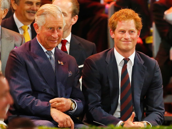 Принц Чарльз и принц Гарри на церемонии открытия придуманных Гарри Invictus Games в Олимпийском парке Королевы Елизаветы, 10 сентября 2014