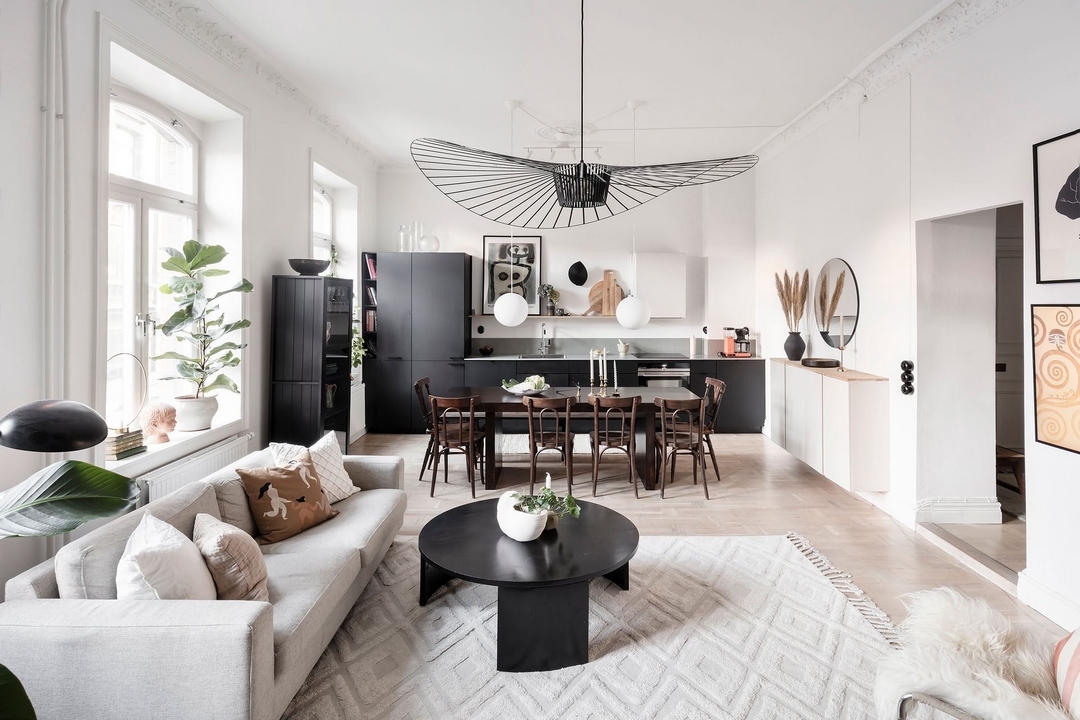 Светлая квартира с черными акцентами в Гетеборге | Источник: Андерс Бергстед