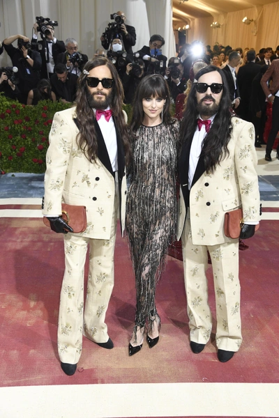Джаред Лето, Дакота Джонсон и Алессандро Микеле на Met Gala (2022) | Источник: Legion Media