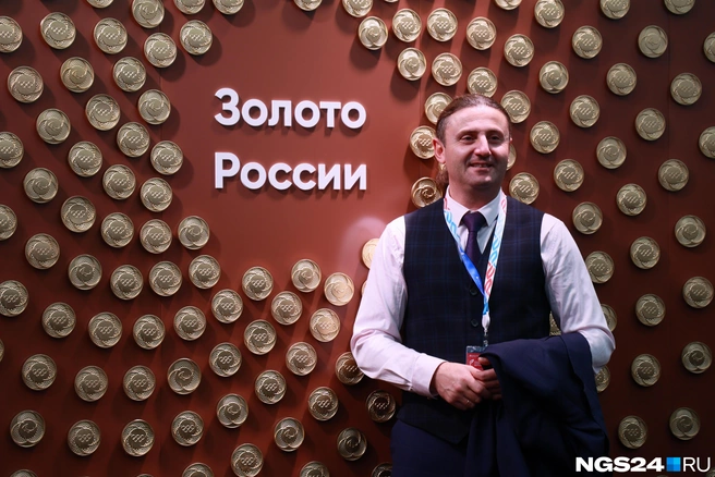 Стена «Золото России» с олимпийскими медалями (не беремся утверждать, что настоящими) | Источник: Мария Ленц / NGS24.RU 