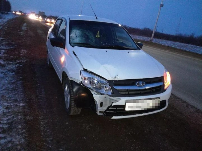 Водитель Lada Granta не справился с управлением, считают дорожные инспекторы