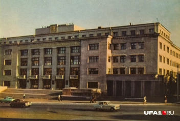 Машины даже в 66 году активно ездили на этом отрезке | Источник: Булат Салихов / UFA1.RU