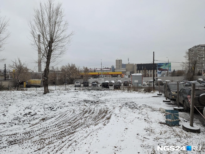 Площадку очистили от остатков старого дома | Источник: Никита Шайхутдинов / NGS24.RU