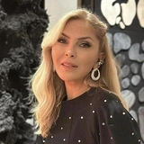 <p>Арзу Сабанджи</p>