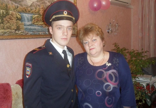 Рязанские полицейские провели селфи-флешмоб с мамами | ya62.ru