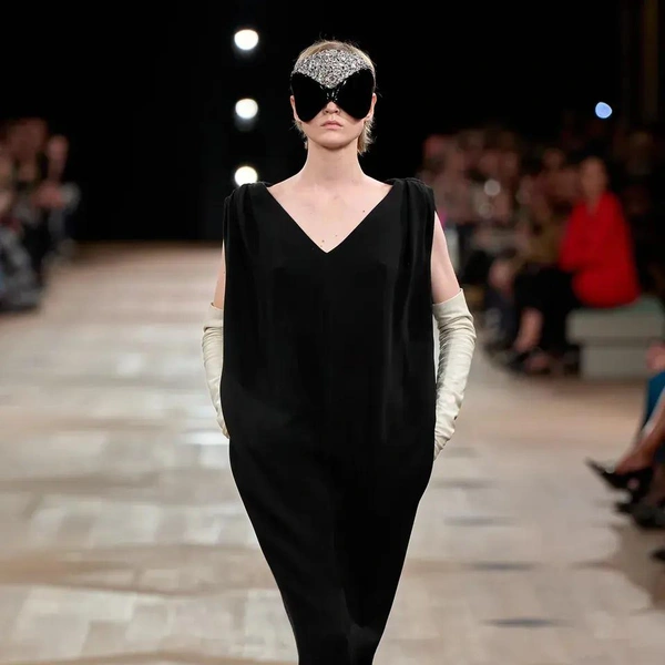 Balenciaga весна-лето 2026: как теперь выглядит бренд при Пьерпаоло Пиччоли | marieclaire.kz