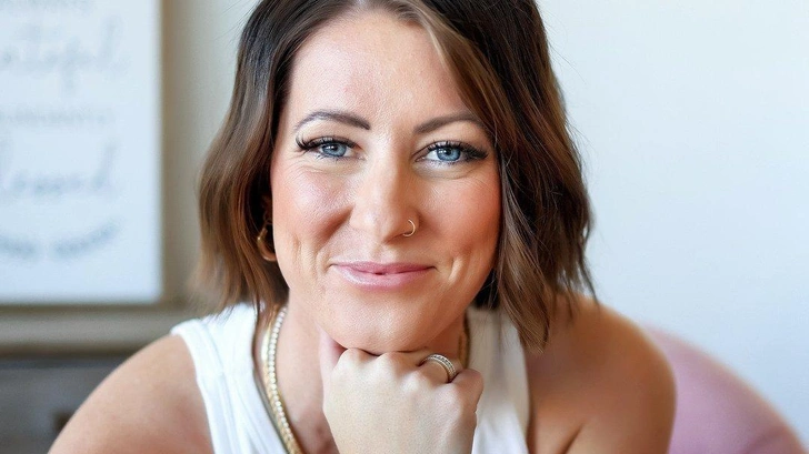 «Организм подавал знаки»: женщина с раком груди рассказала о симптоме, появившемся на лице | Источник: соцсети 