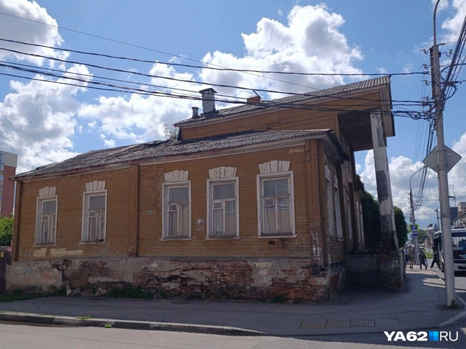 Вид на дом со стороны улицы Фирсова | Источник: Анатолий Ефремов