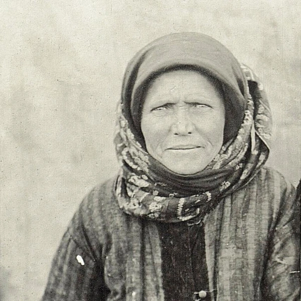 Замужняя женщина 28 лет, Херсонская губ. фото Самуила Дудина-Марцинкевича, 1890 г. | Источник: Самуил Мартынович Дудин-Марцинкевич