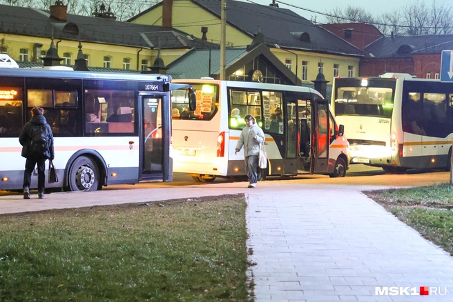 Стал известен график работы подмосковного транспорта в новогодние праздники | Источник: Артем Устюжанин / MSK1.RU