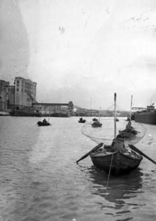 Рыбаки на реке Самаре, апрель 1947 года | Источник: фотофонд Самарского областного госархива социально-политической истории