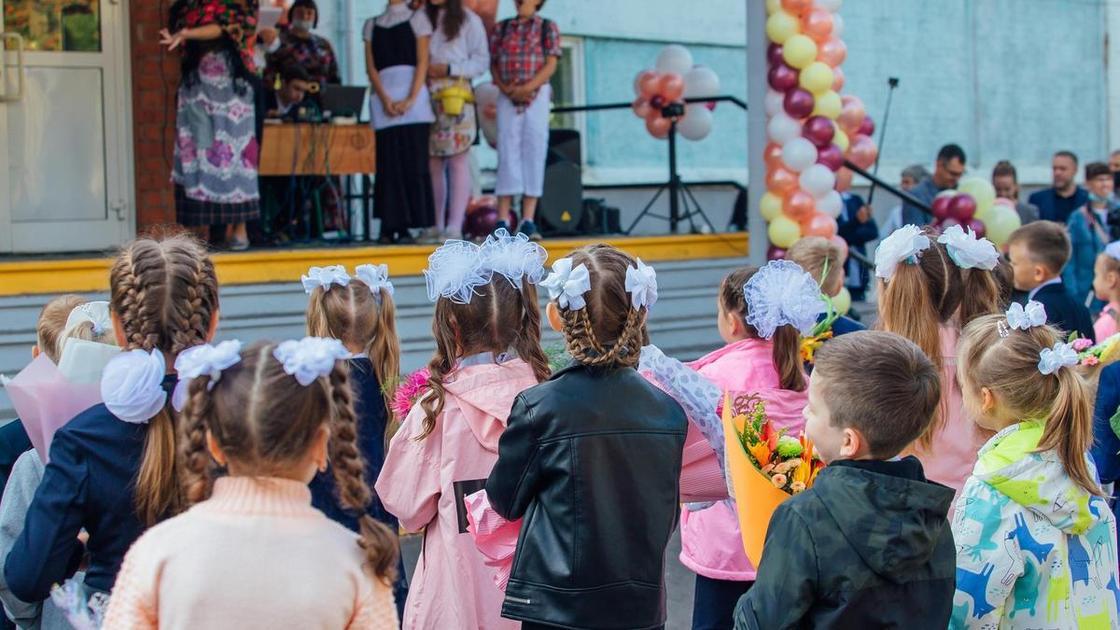 Семиклассница в Канске распылила газ в учительницу и пыталась ударить её ножом