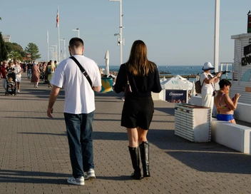 Эта девушка для прогулки надела сапоги | Источник: Оксана Витязь  / SOCHI1.RU