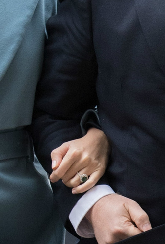 Фото №2 - Сходство налицо: что общего у помолвочных колец Кэрри Симондс и герцогини Кейт