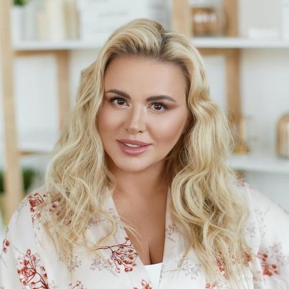 «Как крыса, увела моего парня!»: Наташа Краснова накинулась на Анну Семенович