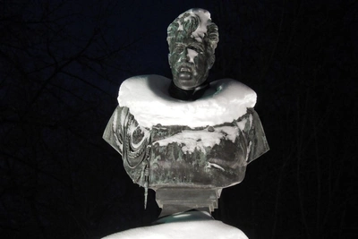 Барический гребень принес в Петербург снег, а в Москву мороз