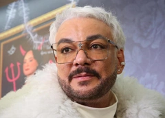 Филипп Киркоров вернулся на сцену после скандала: в Дубае певец говорил о черной полосе в жизни и любви к России