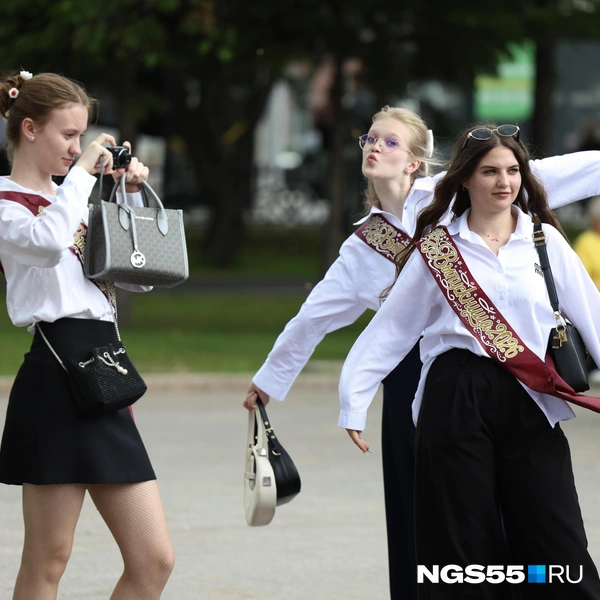 Ну-ка сфотографируй меня на память  | Источник: Евгений Софийчук / NGS55.RU 