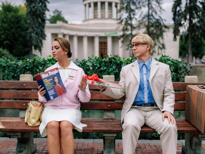 Складывается впечатление, что в новых «Приключениях Шурика» снялся буквально весь российский шоу-бизнес | Источник: кадр из кинофильма «Невероятные приключения Шурика» (18+), реж. Роман Ким, Миша Семичев, кинокомпания Comedy Club Production, 2025 год