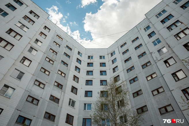 А с такого ракурса&nbsp;— настоящее произведение в монументальном стиле | Источник: Александр Куренной / 76.RU