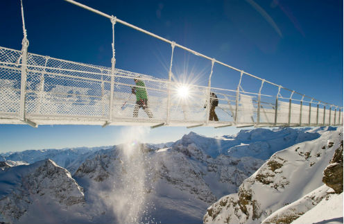 Захватывающая прогулка по Peak Walk будет для туристов бесплатной | Источник: Пресс-служба