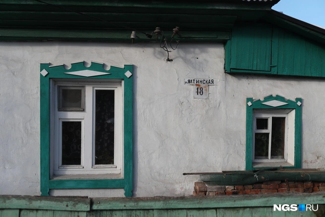 Раньше, признаются жители улицы, проблем с отоплением они не испытывали. Всё началось в прошлом году | Источник: Андрей Бортко / NGS.RU