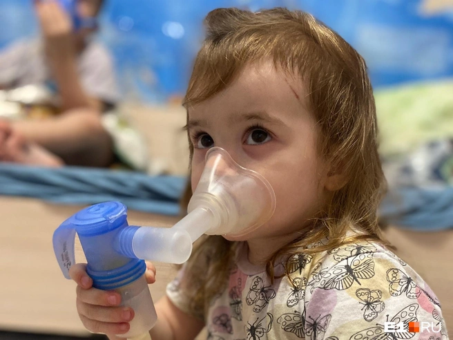 У трехлетней Анфисы редкое генетическое заболевание&nbsp;— первичная цилиарная дискинезия | Источник: Екатерина Карпочева