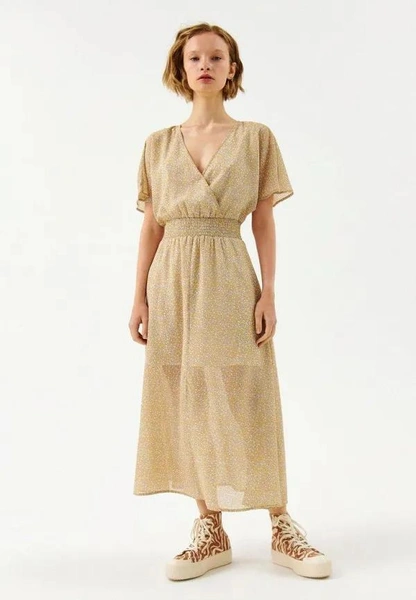 Платье BefreeЦена: 2 099 руб.Где купить: lamoda.ru