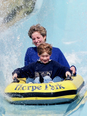 Диана и Гарри в парке развлечений, 18 апреля 1992