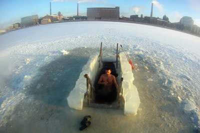В Петербурге названы болезни, при которых запрещены крещенские купания
