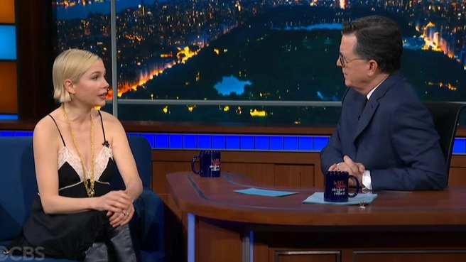 Мишель Уильямс обсуждала поэзию с ведущим шоу | Источник: The Late Show with Stephen Colbert/Youtube