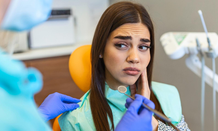 Вопрос стоматологу: «Зубы словно немеют и пульсируют, но боли нет. Что это может быть?»