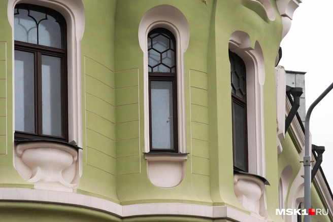Эркер — выступающая часть стены здания | Источник: Дарья Шутова / MSK1.RU