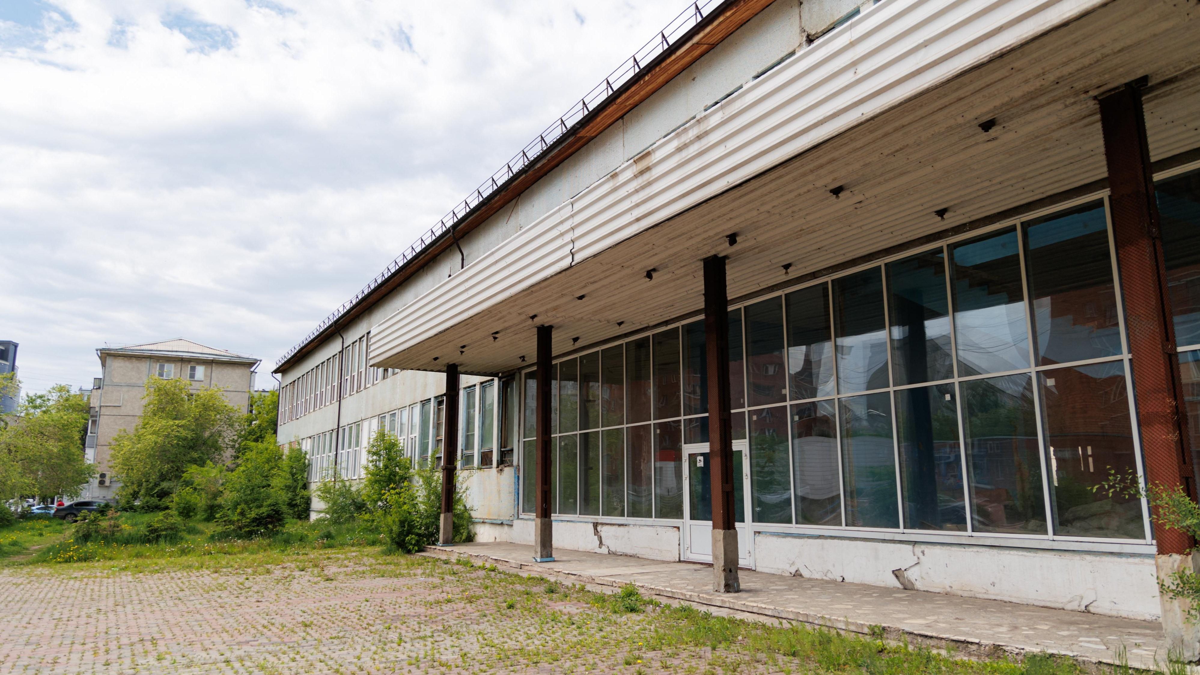 В заброшенном комбинате в спальном районе на Каче откроют ресторан с офисами и магазинами