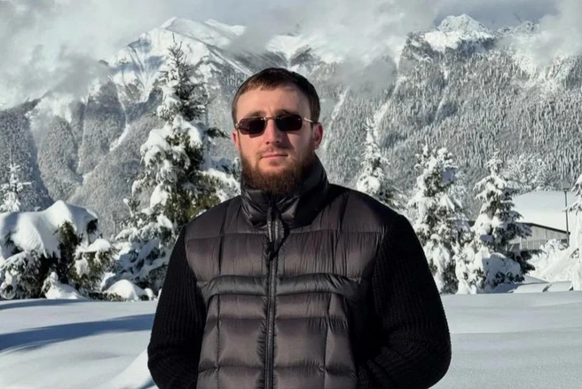 Султан Лагучев часто вспоминает детство в горах Карачаево-Черкесии, эти пейзажи стали частью его творчества | Источник: менеджер Султана Лагучева 