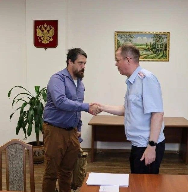 Семью фермера Джастаса Уолкера, известного как «веселый молочник», не будут выдворять из России — видео | Источник: Ирина Волк