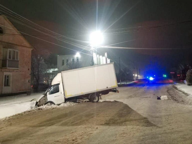 На месте аварии от удара скончался один человек. | Источник: ГИБДД по Новосибирской области